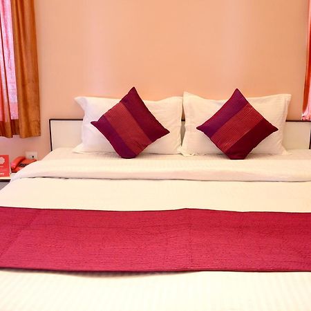 Oyo 6179 Hotel Aarjee Crescent Divisione di Jaipur Esterno foto