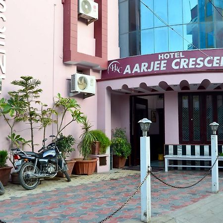 Oyo 6179 Hotel Aarjee Crescent Divisione di Jaipur Esterno foto