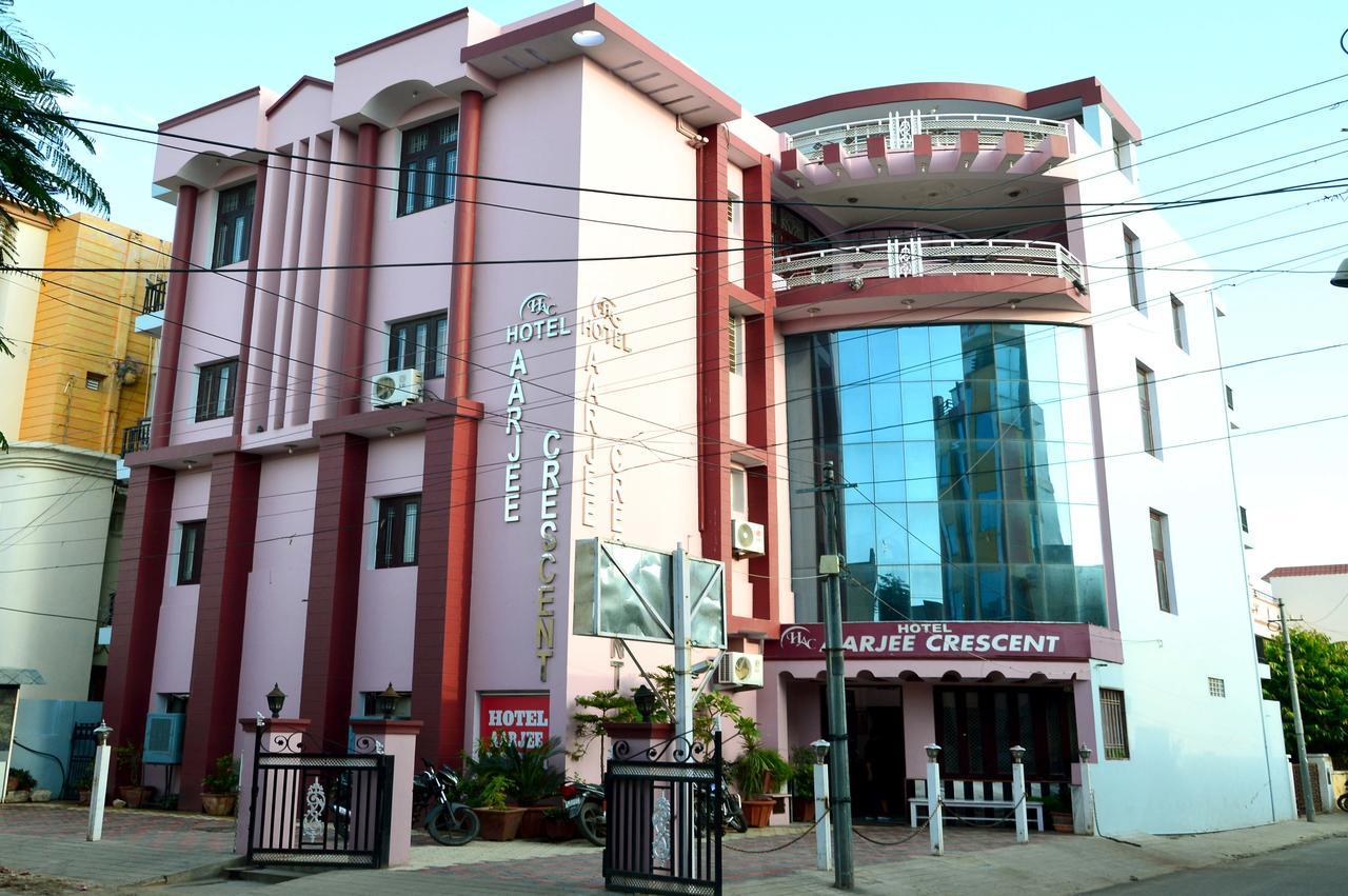 Oyo 6179 Hotel Aarjee Crescent Divisione di Jaipur Esterno foto