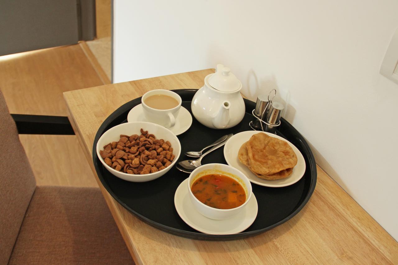 Oyo 6179 Hotel Aarjee Crescent Divisione di Jaipur Esterno foto